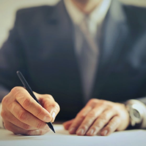 Ingatlan adásvételi szerződés készítése ügyvéd által